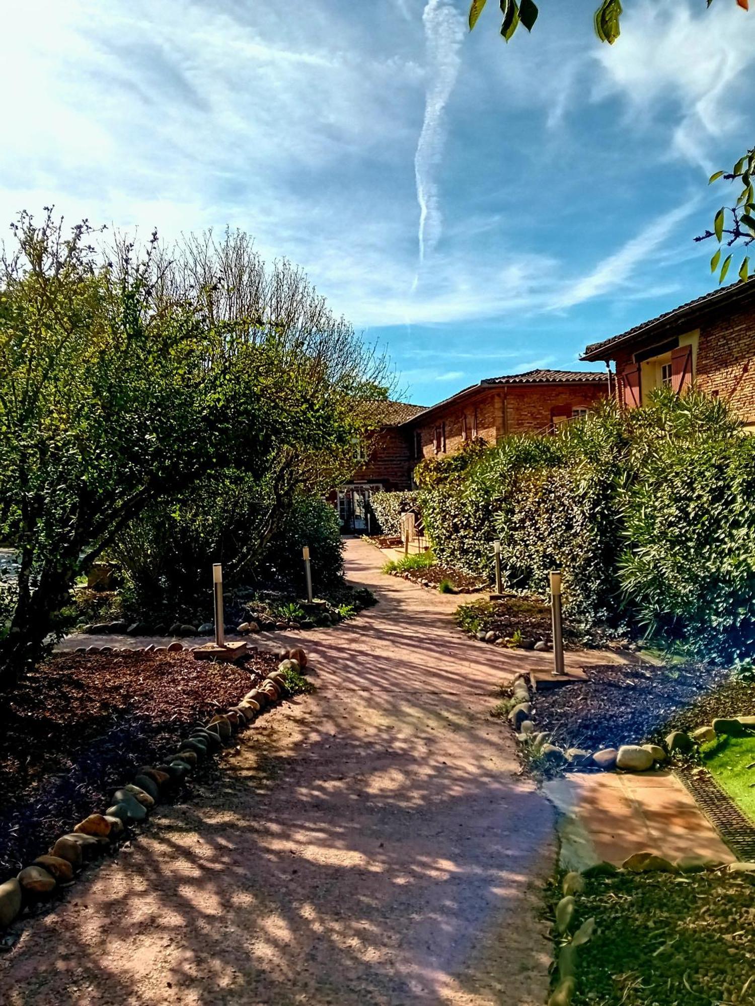 Logis Domaine De Peyrolade Bed & Breakfast Daux Exterior foto